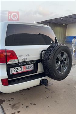 تۆیۆتا لاند کروزەر